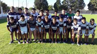 Las camisetas les devolvieron la sonrisa a los pibes de Alto Valle