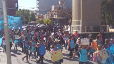 Caos en el centro de Neuquén por protestas simultáneas