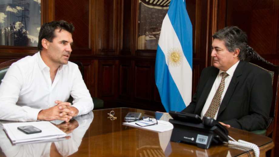 El diputado Darío Martínez dialogó con el secretario de Energía Sergio Lanziani sobre el proyecto de la nueva Ley de Hidrocarburos.