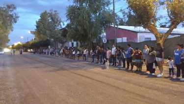 Padres analizan presentar un amparo por las obra de la escuela 232 de Huergo