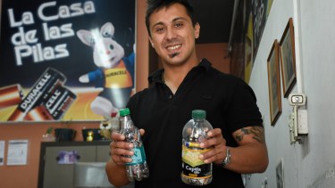 Bancos de pilas: la original forma de reciclar que encontraron en Neuquén