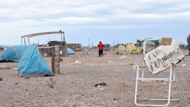 Las tomas en la meseta de Neuquén comenzaron el 25 de enero y crecieron rápidamente. (Florencia Salto).-