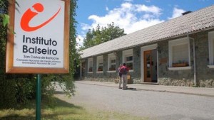 El Balseiro convoca a los estudiantes de secundaria a pensar la ciencia en pandemia