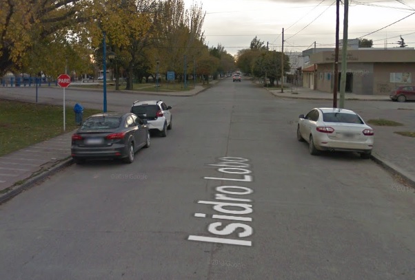 El siniestro vial ocurrió en la intersección de las calles Isidro Lobo y Misiones. (foto: Google Maps)