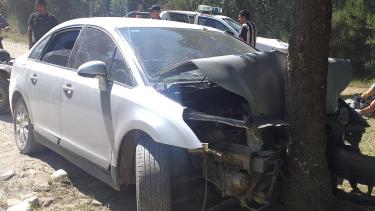 El choque ocurrió esta tarde de martes cuando el conductor huía de la Policía. (Foto: Gentileza)