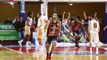 El triple de atrás de mitad de cancha de Pedro Franco, la jugada del día