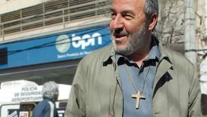 Un sacerdote criticó a la Justicia y al Gobierno por las tomas en Neuquén