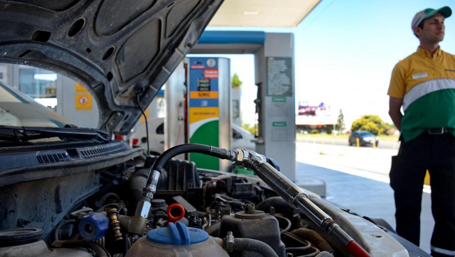 A mitad del 2019 se inició la polémica por la intención de las petroleras de abastecer de gas a estaciones de servicio.