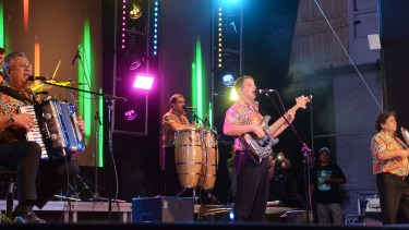 Los Palmeras harán bailar a los viedmenses.