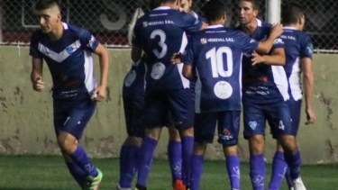 Villalonga dio el golpe en Tres Arroyos y se afirma en la punta en el inicio del certamen. Foto: Gentileza La Voz del Pueblo.