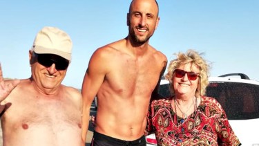 Monte Hermoso: te caes en un médano y te ayuda… ¡Manu Ginóbili!