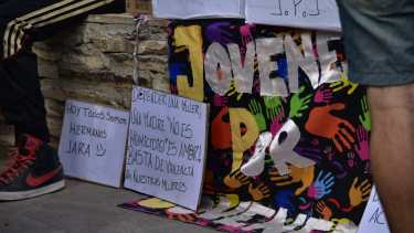 Mil personas marcharon en Zapala contra la violencia familiar. Es uno de los puntos centrales de esta historia. (Archivo)