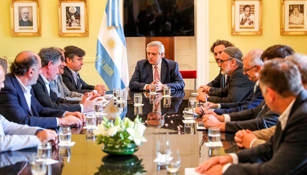 Desde la Confederaciones Rurales Argentinas manifestaron que el Gobierno “engañó y traicionó al campo”. Hoy, el ministro Basterra intentará bajar la tensión con los sectores del campo.