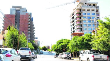 El jefe comunal  prometió nuevas metodologías electrónicas para el pago de tributos, a través de la web oficial de la municipalidad.