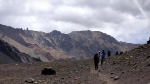 Tras las huellas del arriero chileno que salvó a los rugbiers de la tragedia de los Andes