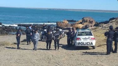 El teléfono fue hallado en la playa de Cavendish, en Puerto Deseado. 