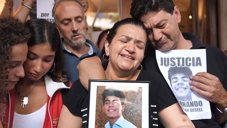 La familia de Fernando Báez Sosa encabeza el reclamo por justicia para el joven, asesinado a la salida de un boliche en Gesell. Foto: Archivo.-