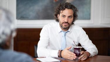 El presidente Alberto Fernández no viajó a Bariloche y el acto protocolar estará encabezado por el Jefe de Gabinete, Santiago Cafiero y la gobernador Carreras.