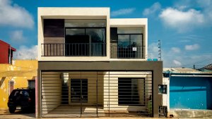 Mirá esta ampliación de una casa de plan entre medianeras