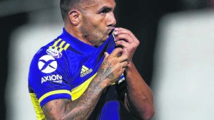 Boca ganó y sigue en la pelea por el título