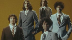 Dos x Uno: escuchá (y mirá) lo nuevo de The Strokes