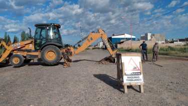 Se inició la obra de captación de agua propia en Fernández Oro. (Foto: gentileza)