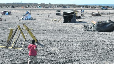Un censo de familias sin casa, la propuesta para declarar la emergencia habitacional y la presión para desalojar es todo lo que hay. (FOTO: Juan José Thomes)