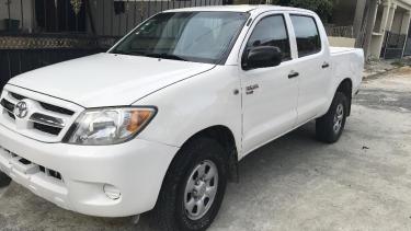 Una toyota similar a esta le robaron a un vecino de Alta Barda, de Roca. (foto: ilustrativa)