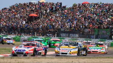 El gobierno afirmó que hubo unas 35.000 personas. Foto: Marcelo Ochoa.