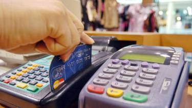 Aplicarán un tope del 55% de la tasa de interés con tarjetas de crédito