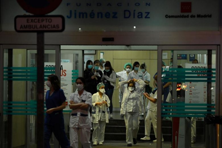 Los trabajadores en los hospitales españoles se encuentran ante un frente desafío diario. Foto: gentileza.-