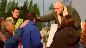 El padre Betancourt llega a Argentina y solo se presentará en Zapala