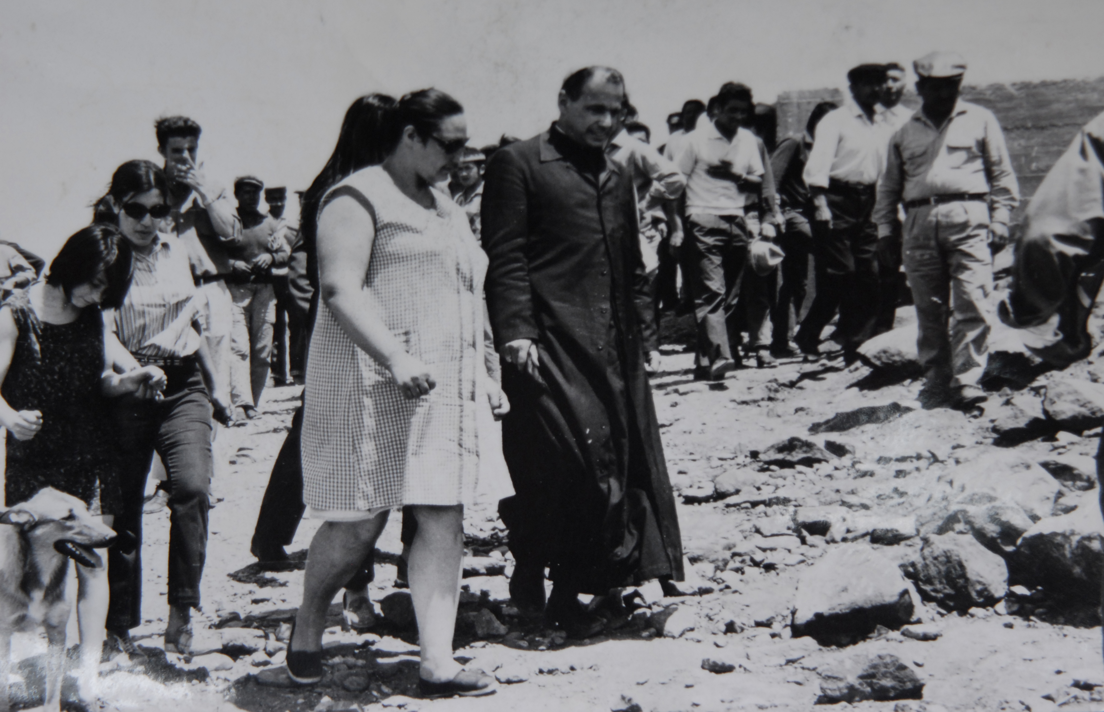 El obispo Jaime De Nevares y Ana Egea (foto archivo Río Negro 1970)