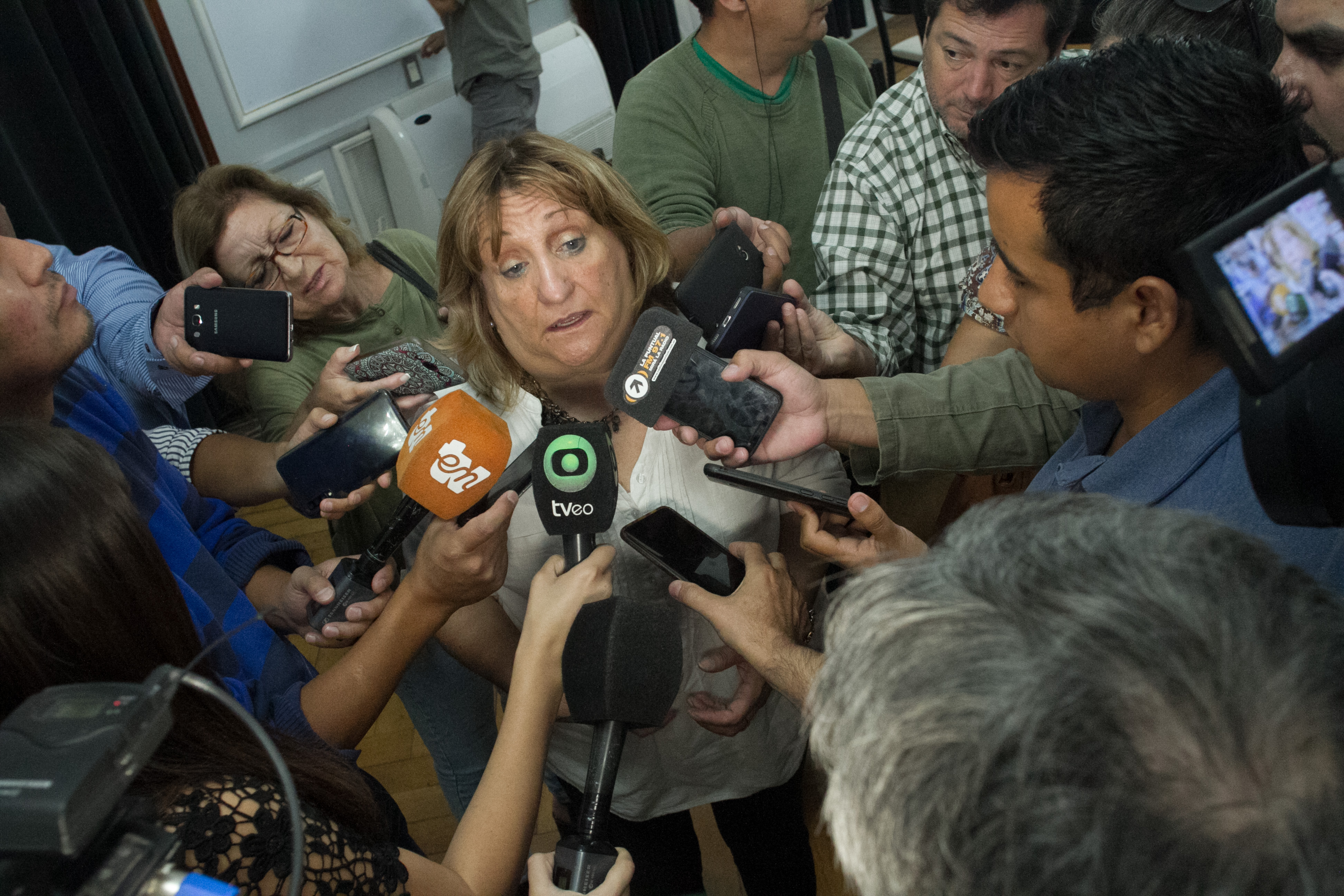 La ministra estuvo presente en el salón Gris durante la conferencia de prensa de autoridades de Salud. Foto: Pablo Leguizamón.