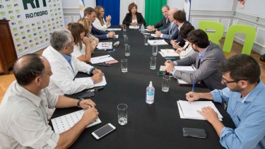 El Comité evalúa a diario la situación en Río Negro. Fotos: gentileza Gobierno.