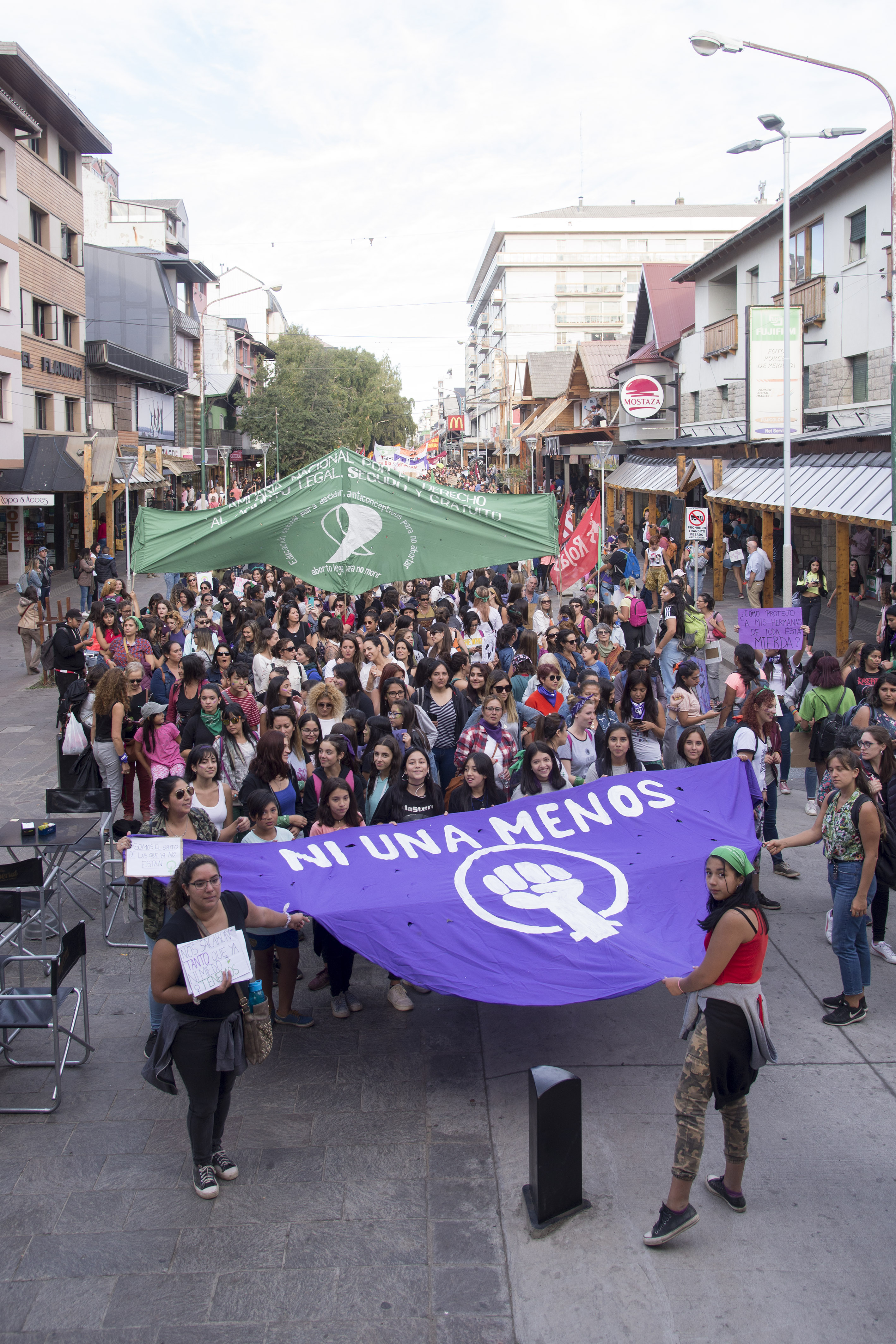 Mañana martes 8 de marzo se reaizará en Bariloche una nueva marcha por el Día de la Mujer. Archivo