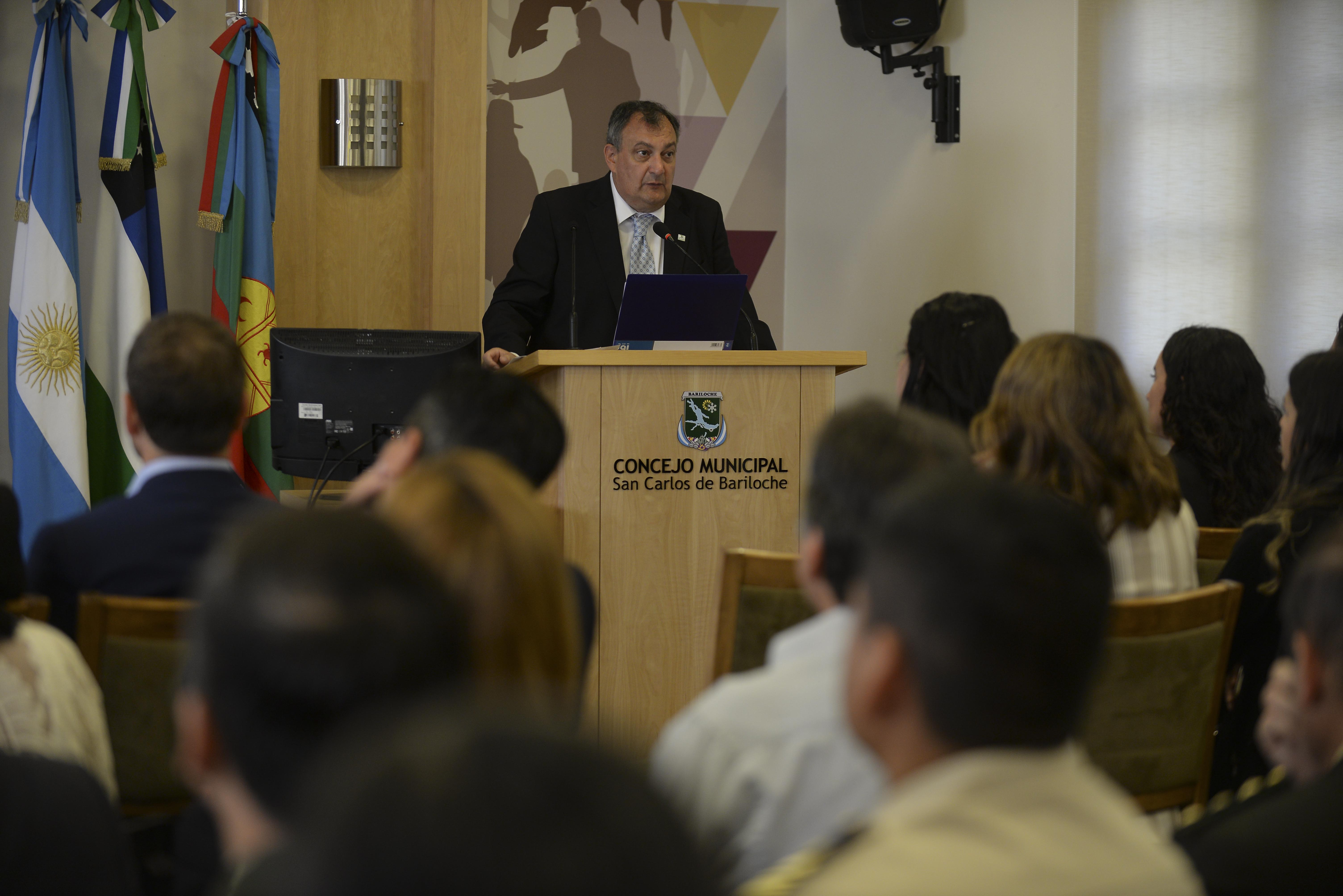 El intendente Gustavo Gennuso emitió su discurso de apertura de sesiones en el Concejo Municipal. Foto: Alfredo Leiva