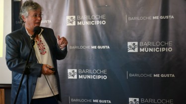 La conferencia estuvo a cargo de Patricia Díaz, subsecretaria de Protección Civil de Bariloche. Foto: Alfredo Leiva