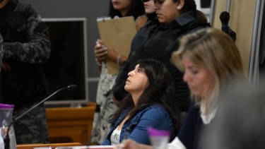 Marta Valle está acusada de matar a su pareja. Ayer comenzó a ser juzgada en el primer juicio por jurados de Río Negro. Foto: Alfredo Leiva