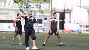 Priseajniuc haría solo un cambio: Carrera por Visser. (Foto: Juan Thomes)