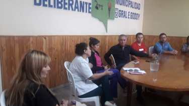 Representantes del municipio e instituciones conformaron el comité de crisis en Godoy. (Foto gentileza)