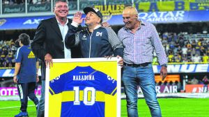 Mirá el emotivo homenaje a Maradona en La Bombonera