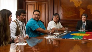 Nación acordó una mesa de diálogo con las comunidades de Vaca Muerta