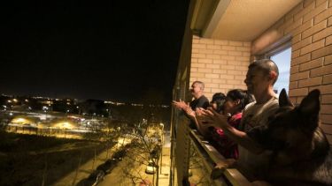 Así se vivió esta noche el 'aplausazo'. Foto: gentileza Red92.-