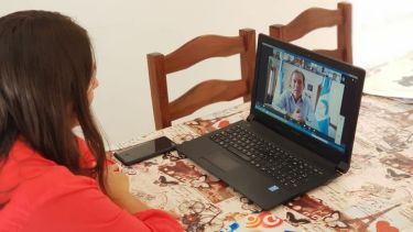 El gobernador en teleconferencia.  Foto: Twitter @MaritaVillone