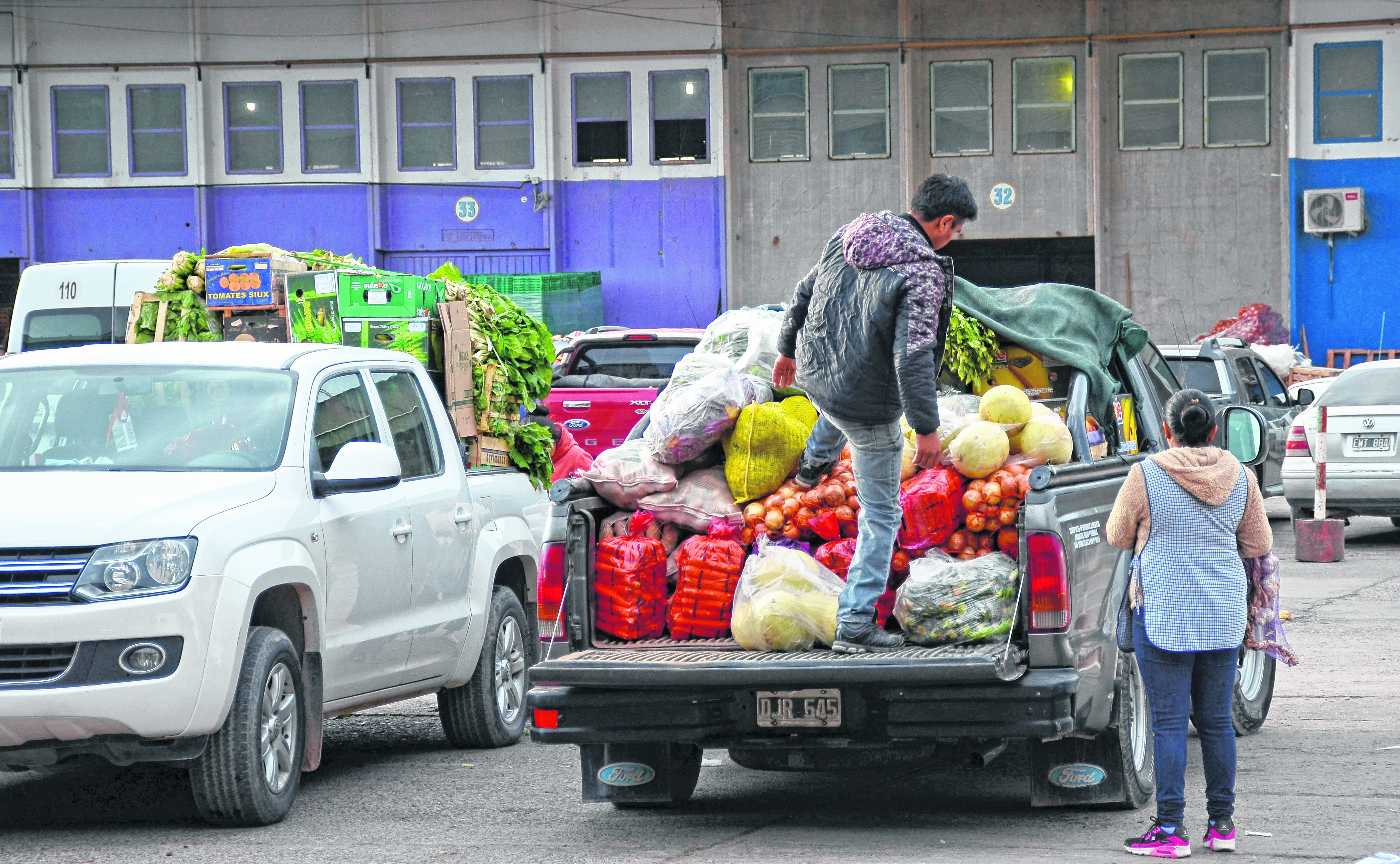 Muñoz afirmó que las frutas y verduras aumentan un 400% desde que salen del Mercado Concentrador. (Archivo).-