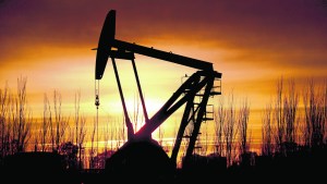 El petróleo cae a valores de 2002 y sigue inestable