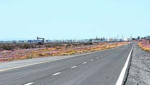 Por la cuarentena sobran 200.000 barriles por día y se diluye el barril criollo