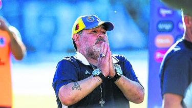 Maradona falleció sobre el mediodía de este miércoles producto un paro cardíaco. 