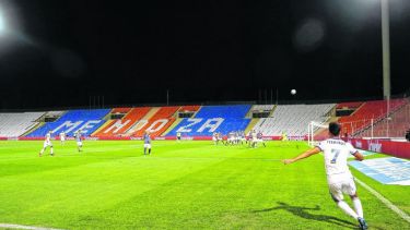 Las últimas imágenes de la Superliga, antes de la suspensión por el coronavirus. Cuando el fútbol se reanude, el escenario sería similar.